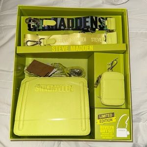 Limited edition mini Steve Madden Bevelyn purse set